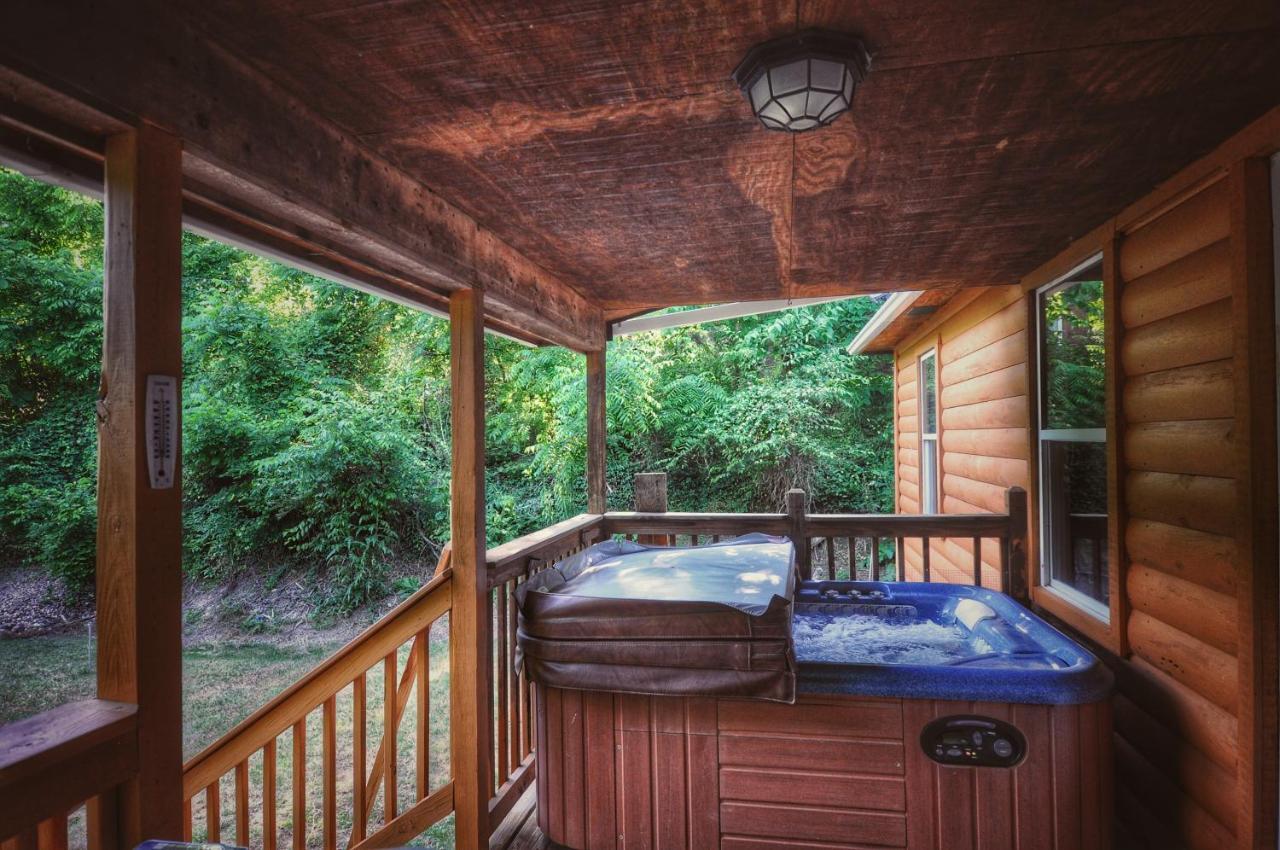 Remodelled Cabin! Great Location! Sevierville Extérieur photo